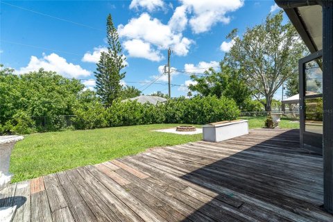 House in Englewood, Florida 2 bedrooms, 123 sq.m. № 1801861 - photo 22