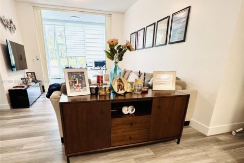 Condominio en alquiler en Doral, Florida, 3 dormitorios, 135.64 m2 № 2024655 - foto 4