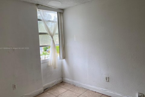Copropriété à vendre à Miami, Floride: 2 chambres, 70.61 m2 № 1953798 - photo 10