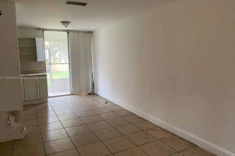 Copropriété à vendre à Miami, Floride: 2 chambres, 70.61 m2 № 1953798 - photo 5