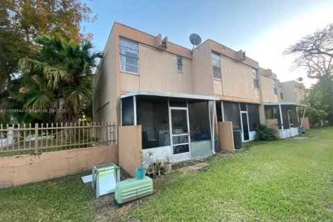 Copropriété à vendre à Miami, Floride: 2 chambres, 70.61 m2 № 1953798 - photo 16