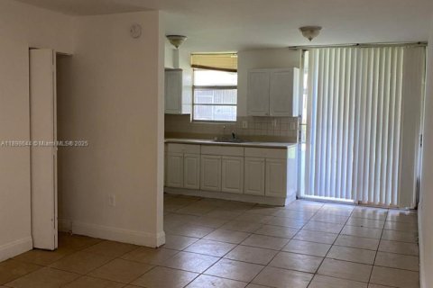 Copropriété à vendre à Miami, Floride: 2 chambres, 70.61 m2 № 1953798 - photo 4