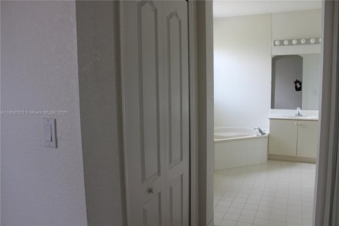 Touwnhouse à vendre à Doral, Floride: 4 chambres, 214.23 m2 № 1857018 - photo 17