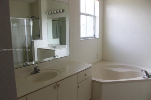 Touwnhouse à vendre à Doral, Floride: 4 chambres, 214.23 m2 № 1857018 - photo 18