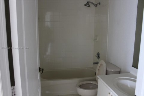 Touwnhouse à vendre à Doral, Floride: 4 chambres, 214.23 m2 № 1857018 - photo 19
