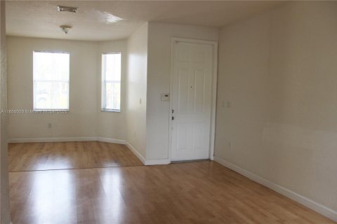 Touwnhouse à vendre à Doral, Floride: 4 chambres, 214.23 m2 № 1857018 - photo 7
