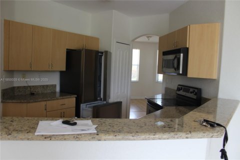 Touwnhouse à vendre à Doral, Floride: 4 chambres, 214.23 m2 № 1857018 - photo 9