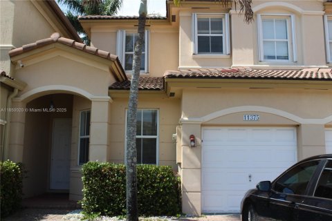 Touwnhouse à vendre à Doral, Floride: 4 chambres, 214.23 m2 № 1857018 - photo 2