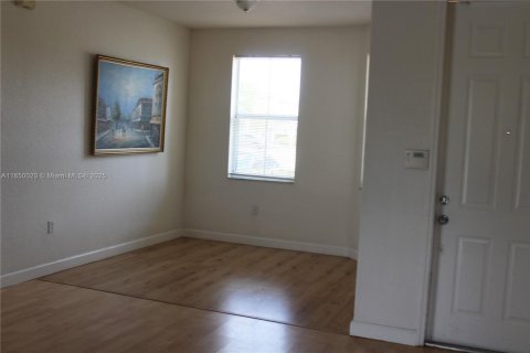 Touwnhouse à vendre à Doral, Floride: 4 chambres, 214.23 m2 № 1857018 - photo 5