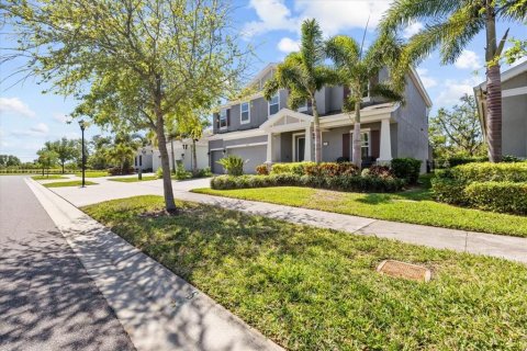 House in Apollo Beach, Florida 5 bedrooms, 333.24 sq.m. № 1622167 - photo 4