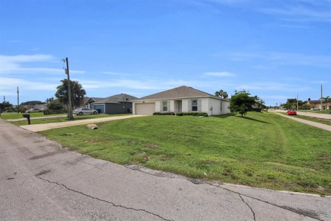 Casa en venta en Port St. Lucie, Florida, 4 dormitorios, 167.78 m2 № 2385512 - foto 2
