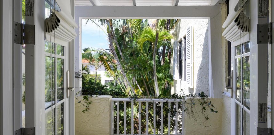 Condo in Palm Beach, Florida, 2 bedrooms  № 1098917