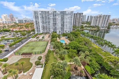 Condo in Aventura, Florida, 1 bedroom  № 1895861 - photo 7