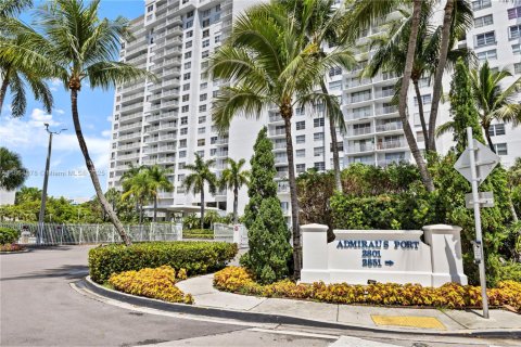 Condo in Aventura, Florida, 1 bedroom  № 1895861 - photo 18