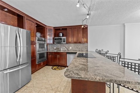 Condo in Aventura, Florida, 1 bedroom  № 1895861 - photo 30