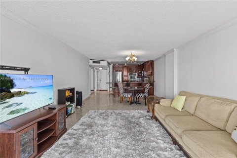 Condo in Aventura, Florida, 1 bedroom  № 1895861 - photo 20