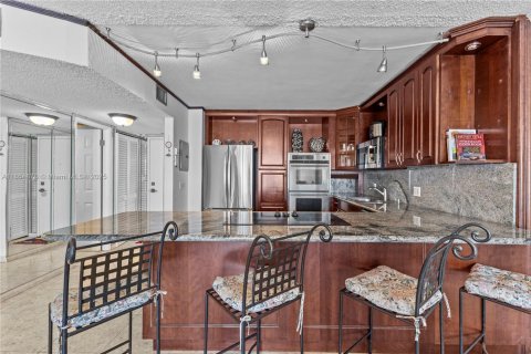 Condo in Aventura, Florida, 1 bedroom  № 1895861 - photo 25