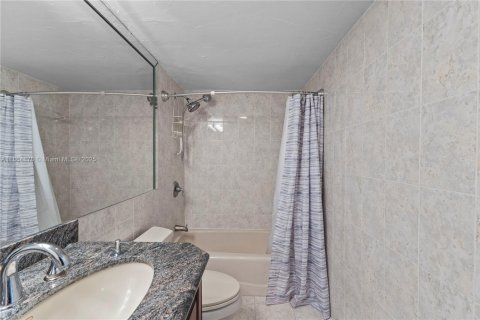 Condo in Aventura, Florida, 1 bedroom  № 1895861 - photo 27