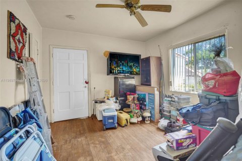 House in Miami, Florida 3 bedrooms, 147.9 sq.m. № 2062494 - photo 16