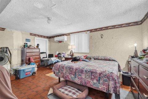 House in Miami, Florida 3 bedrooms, 147.9 sq.m. № 2062494 - photo 22