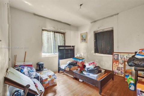 House in Miami, Florida 3 bedrooms, 147.9 sq.m. № 2062494 - photo 18