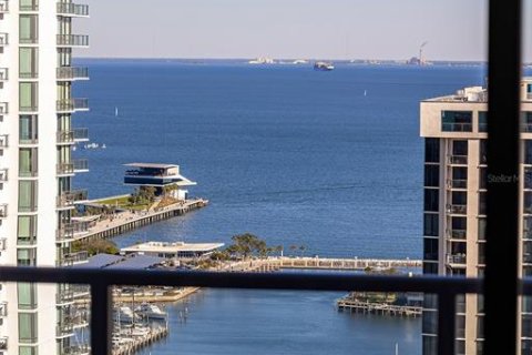 Copropriété à louer à Saint Petersburg, Floride: 2 chambres, 179.77 m2 № 2342770 - photo 2