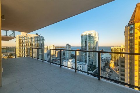 Copropriété à louer à Saint Petersburg, Floride: 2 chambres, 179.77 m2 № 2342770 - photo 3