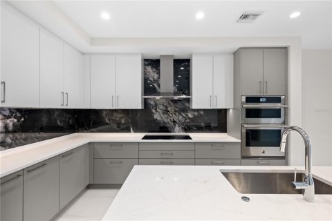 Copropriété à louer à Saint Petersburg, Floride: 2 chambres, 179.77 m2 № 2342770 - photo 8