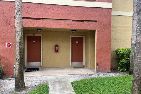 Condo in Casselberry, Florida, 2 bedrooms  № 2384167 - photo 16