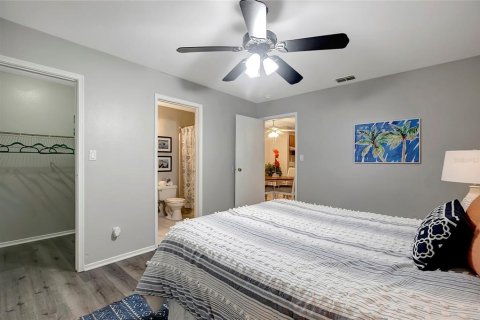 Condo in Saint Petersburg, Florida, 2 bedrooms  № 1677861 - photo 17