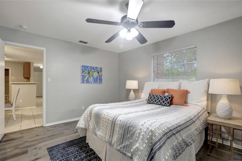 Condo in Saint Petersburg, Florida, 2 bedrooms  № 1677861 - photo 19