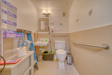 Immobilier commercial à vendre à Sweetwater, Floride № 1934899 - photo 20