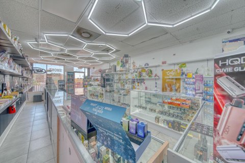 Immobilier commercial à vendre à Sweetwater, Floride № 1934899 - photo 9