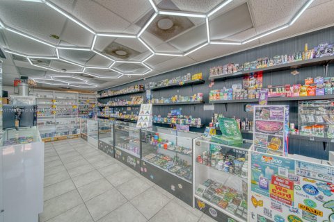 Immobilier commercial à vendre à Sweetwater, Floride № 1934899 - photo 2