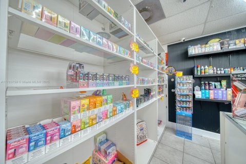 Immobilier commercial à vendre à Sweetwater, Floride № 1934899 - photo 11