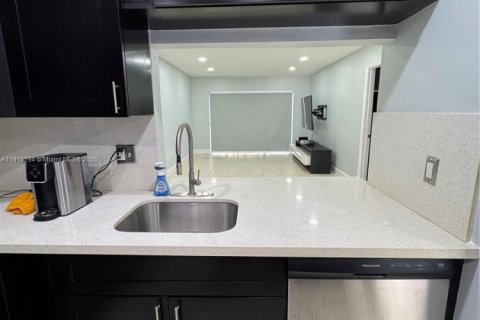 Copropriété à louer à Plantation, Floride: 1 chambre, 85.93 m2 № 1971661 - photo 7