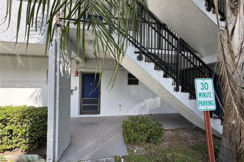 Copropriété à louer à Plantation, Floride: 1 chambre, 85.93 m2 № 1971661 - photo 3