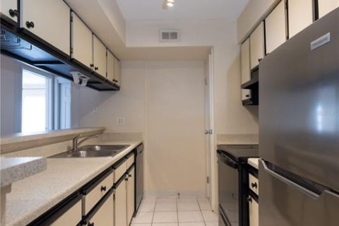 Condo in Saint Petersburg, Florida, 1 bedroom  № 1838047 - photo 9