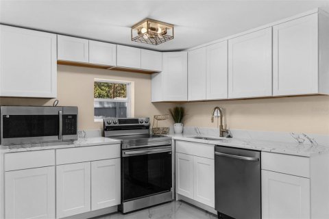 House in Holly Hill, Florida 3 bedrooms, 101.17 sq.m. № 1870135 - photo 8