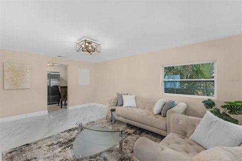 House in Holly Hill, Florida 3 bedrooms, 101.17 sq.m. № 1870135 - photo 6