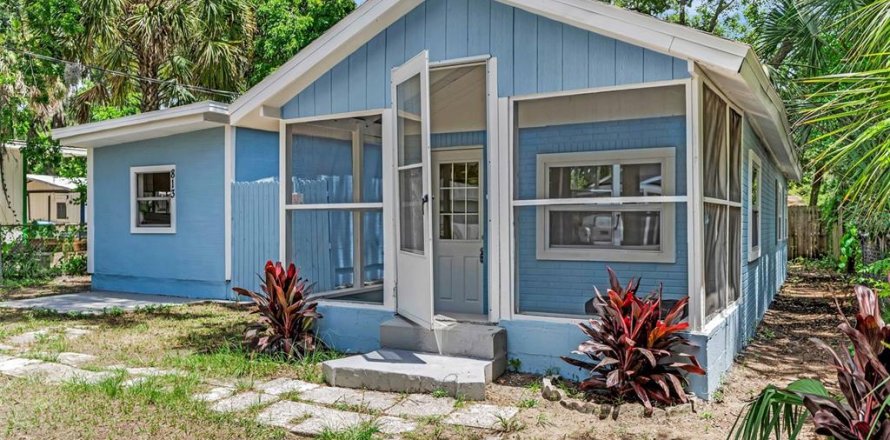 House in Holly Hill, Florida 3 bedrooms, 101.17 sq.m. № 1870135
