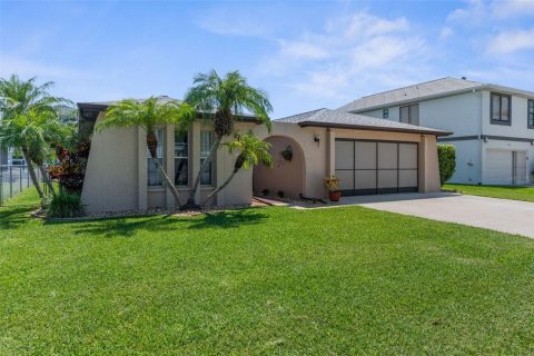 Casa en venta en Hudson, Florida, 2 dormitorios, 156.08 m2 № 1912173 - foto 3
