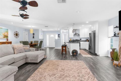 Casa en venta en Hudson, Florida, 2 dormitorios, 156.08 m2 № 1912173 - foto 15