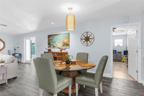 Casa en venta en Hudson, Florida, 2 dormitorios, 156.08 m2 № 1912173 - foto 11