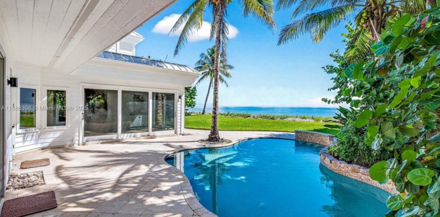 Casa en Vero Beach, Florida 5 dormitorios, 445.93 m2 № 1933430