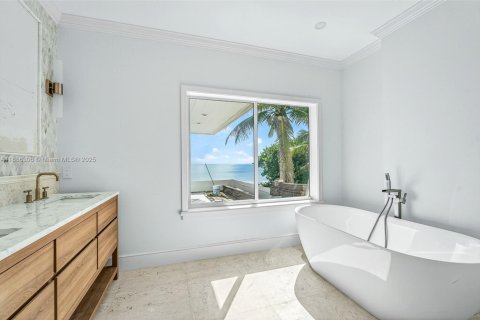 Casa en venta en Vero Beach, Florida, 5 dormitorios, 445.93 m2 № 1933430 - foto 17