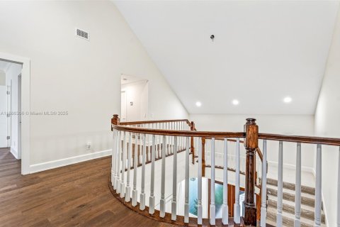 Casa en venta en Vero Beach, Florida, 5 dormitorios, 445.93 m2 № 1933430 - foto 16