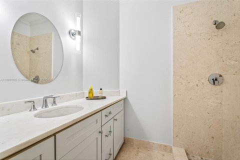 Casa en venta en Vero Beach, Florida, 5 dormitorios, 445.93 m2 № 1933430 - foto 28