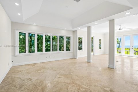 Casa en venta en Vero Beach, Florida, 5 dormitorios, 445.93 m2 № 1933430 - foto 10