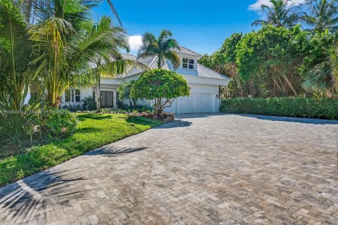 Casa en venta en Vero Beach, Florida, 5 dormitorios, 445.93 m2 № 1933430 - foto 3